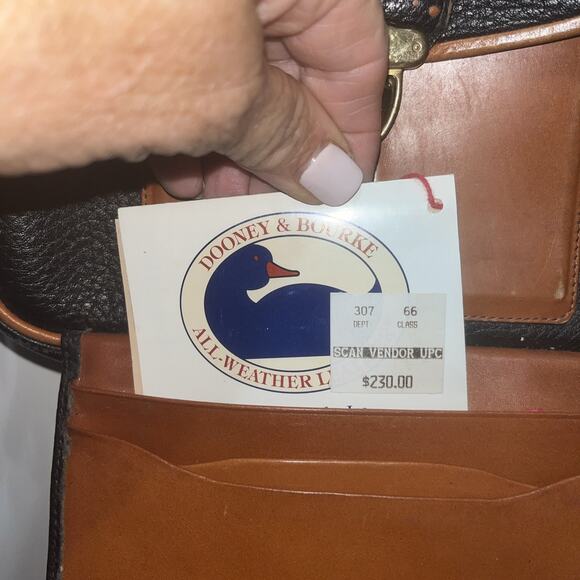 ULTRA RARE Vintage Dooney & Bourke Kilty Bag Black & Tan - Picture 14 of 14